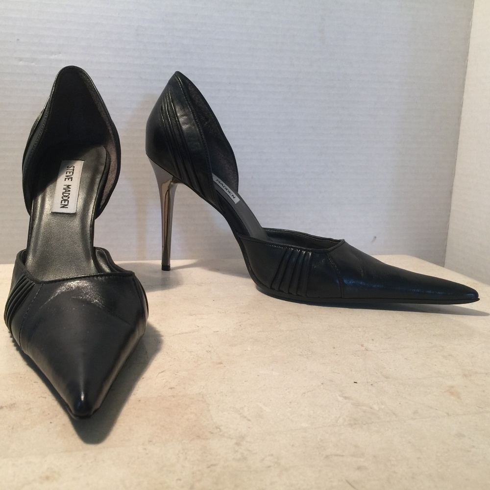 Steve Madden Black Pumps
